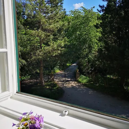 Kronichhof * Kleinau